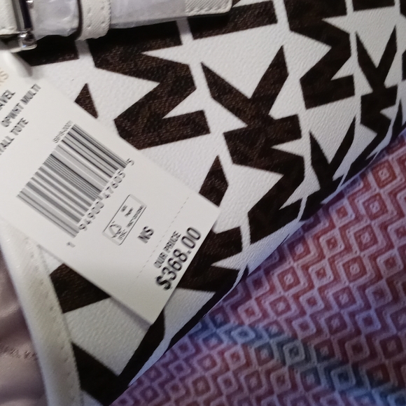 MK Jet Set Travel MD Jet set carryall tote. White and Brown! - Picture 3 of 8